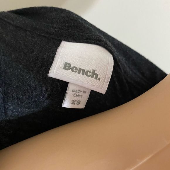 BENCH Top - Picture 3 of 4